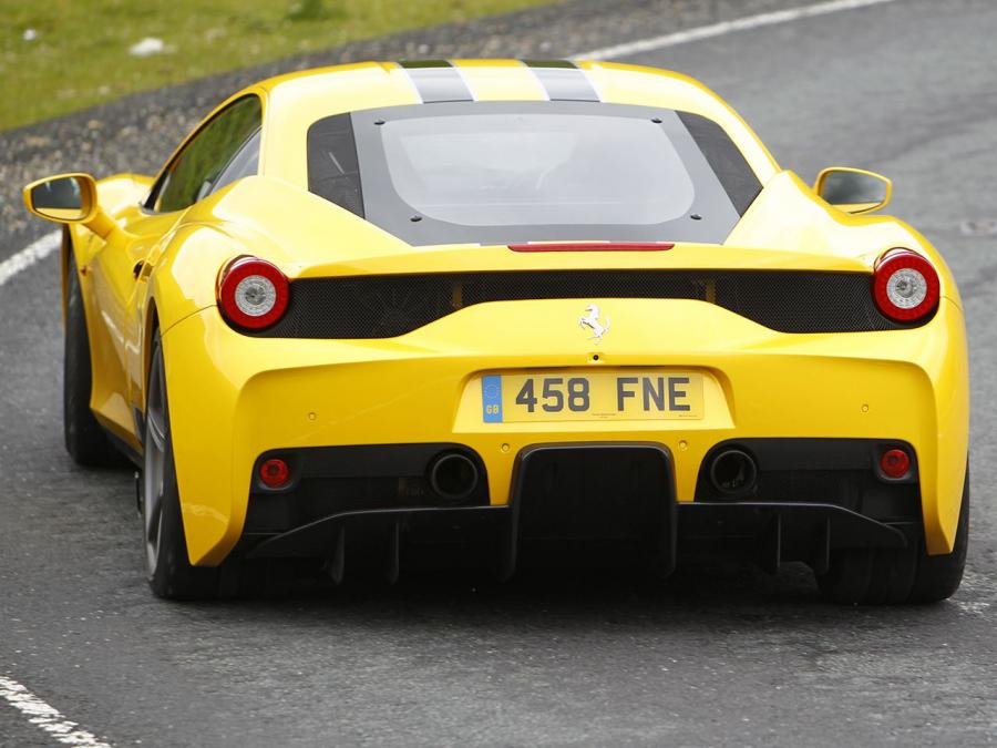  Ferrari 458 Speciale 2014 года  (UK) (фото 6 из 11)